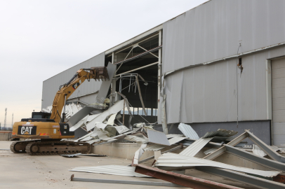 Nilüfer’de kaçak yapılar bir bir yıkılıyor