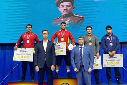 Muhittin Emre Helvacı’dan gümüş madalya