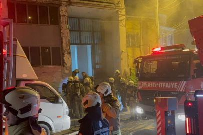 5 katlı iş hanında yangın paniği