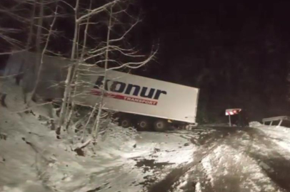 TIR kaydı, araçlar mahsur kaldı