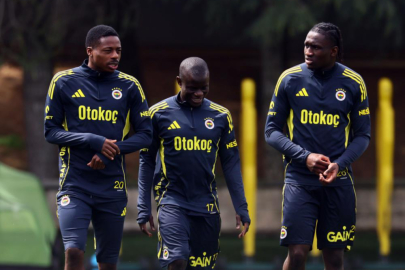 Fenerbahçe'de Çaykur Rizespor maçı hazırlıkları sürüyor