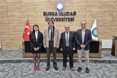 Kazak lisansüstü öğrencileri BUÜ’yü inceledi