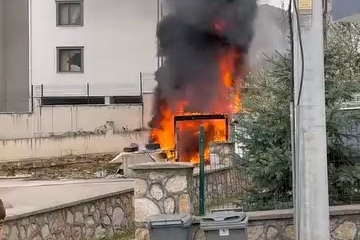 Bursa'da depoda çıkan yangında tüp bomba gibi patladı