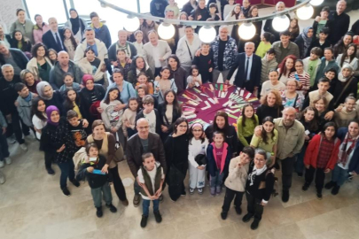 Bu okulda veliler çocuklarıyla sınava girdi...