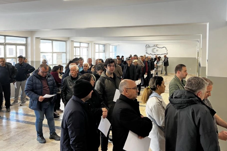 Bulgaristan 5 yılda 8’inci kez sandık başında