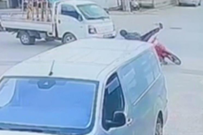 İnegöl'de kamyonet ile motosiklet çarpıştı: 1 yaralı