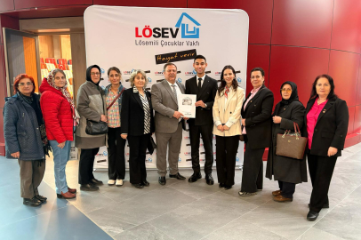 Bursa’da emeklilerden LÖSEV'e 23 Nisan hediyesi