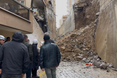 Bursa'da korku dolu anlar: 8 metrelik duvar çöktü