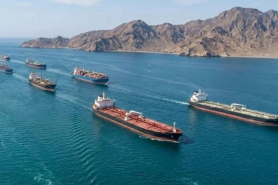 Hürmüz Boğazı'nda 3 gemiye ateş açıldı