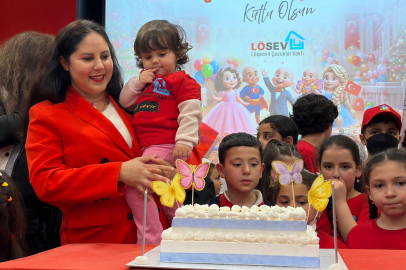 Lösemili minikler 23 Nisan'ı LÖSEV ile kutladı