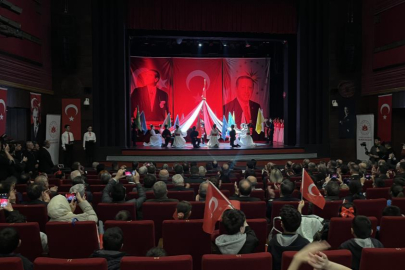 Bursa'da 23 Nisan coşkusu salona sığmadı