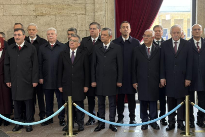 Devlet erkanı Anıtkabir'de