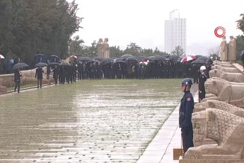 Devlet erkanı Anıtkabir'de