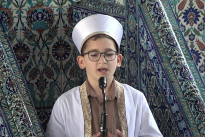 9 yaşında 3 bin kişiye ilk hutbesini okudu