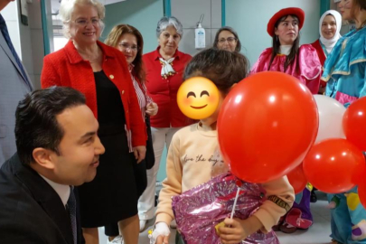 Bursa Nilüfer Kadın Korosu'ndan duygusal kutlama