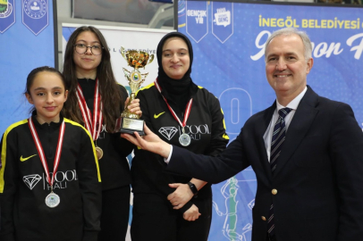 İnegöl'de puanlı atletizm kupaları sahiplerini buldu