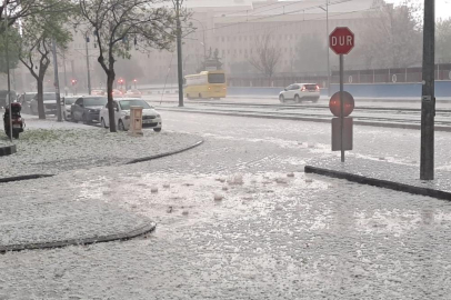 Ceviz büyüklüğünde dolu hayatı felç etti