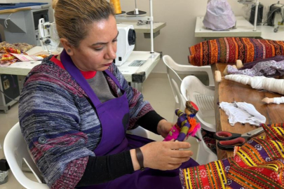 Depremde iş yerini kaybeden kadınlar yeniden üretime başladı