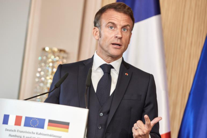 Macron, İranlı yetkililerle Hürmüz Boğazı’nı görüşecek