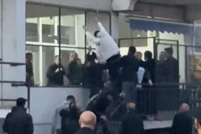 Bursa’da iki grup arasında sopalı kavga