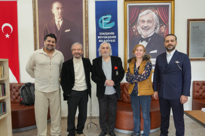 Müjdat Gezen, adının verildiği sahneyi ziyaret etti