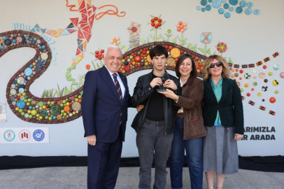 Nilüfer’de renkli dayanışma: Sanat ve sevgi panosu