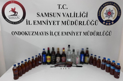 Alkollü sürücünün aracından sahte içki çıktı