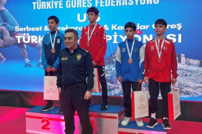 Bursa Büyükşehir Belediyesporlu güreşçilerden 3 madalya