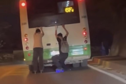Bursa'da patenli gençlerin tehlikeli yolculuğu kamerada
