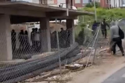 Bursa’da sopalar havada uçuştu
