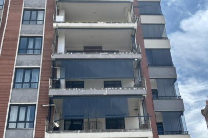 'Süper hücre' balkon duvarlarını yıktı, camları patlattı
