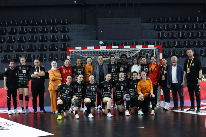Bursa Büyükşehir Belediyespor kupada final biletini kaptı