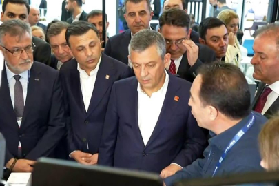 CHP lideri Özel, SAHA İstanbul fuarını ziyaret etti