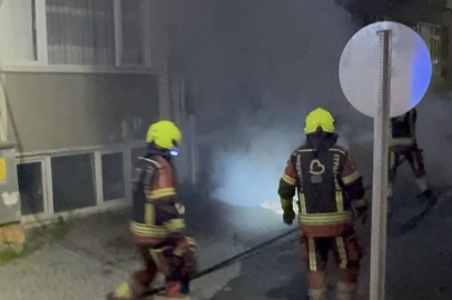 Araç yangını büyümeden söndürüldü