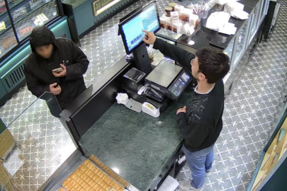 Önce tatlı yedi, sonra iş yeri sahibini tehdit etti