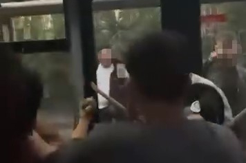 Bursa'da alkollü yolcu ortalığı birbirine kattı