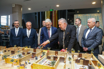 Fetih Müzesi’nde "Mukaddes emanetler" sergisi ziyarete açıldı