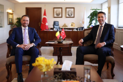 Bakan Bayraktar, Prevot ile görüştü