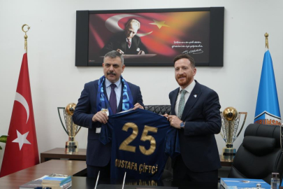 Bakan Çiftçi'den Erzurumspor'a tebrik ziyareti