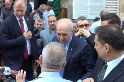 Numan Kurtulmuş cuma namazını Ulu Cami’de eda etti
