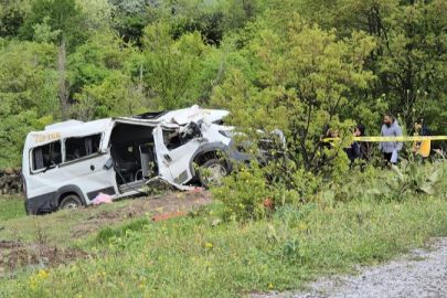 Öğrenci servisi şarampole uçtu: 3 ölü, 7 yaralı