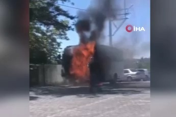 Tur otobüsü alev alev yandı
