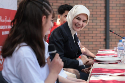 Bakan Göktaş, devlet himayesindeki sporcu gençlerle buluştu