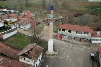 Bursa'da camisiz minare köyün sembolü oldu