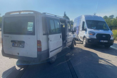 Bursa’da minibüsler çarpıştı: 4 yaralı