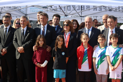 Nilüfer, 19 Mayıs’ı Cumhuriyet Meydanı’nda karşıladı