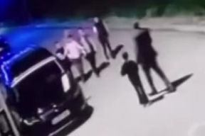9 yaşındaki kızına küfreden çocuğu öldüresiye dövdü