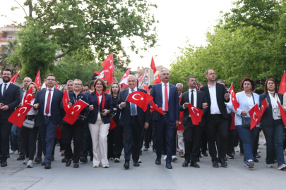Nilüfer’de binler Cumhuriyet için yürüdü