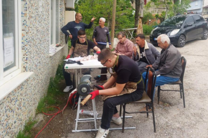 İnegöllü öğrenciler kurbanlık bıçakları biledi