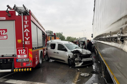 Yangın ihbarına giderken zincirleme kazaya karıştı: 4 yaralı